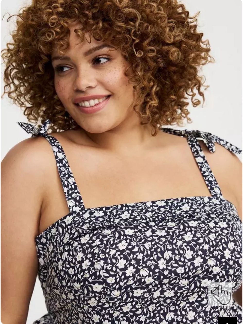 🩵HP🩵 torrid Navy and White Floral Tie-Strap Summer Top - Picture 3 of 11